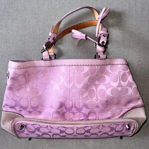 EVERYTHING MUST GO‼️Coach Pink Signature Canvas Purse